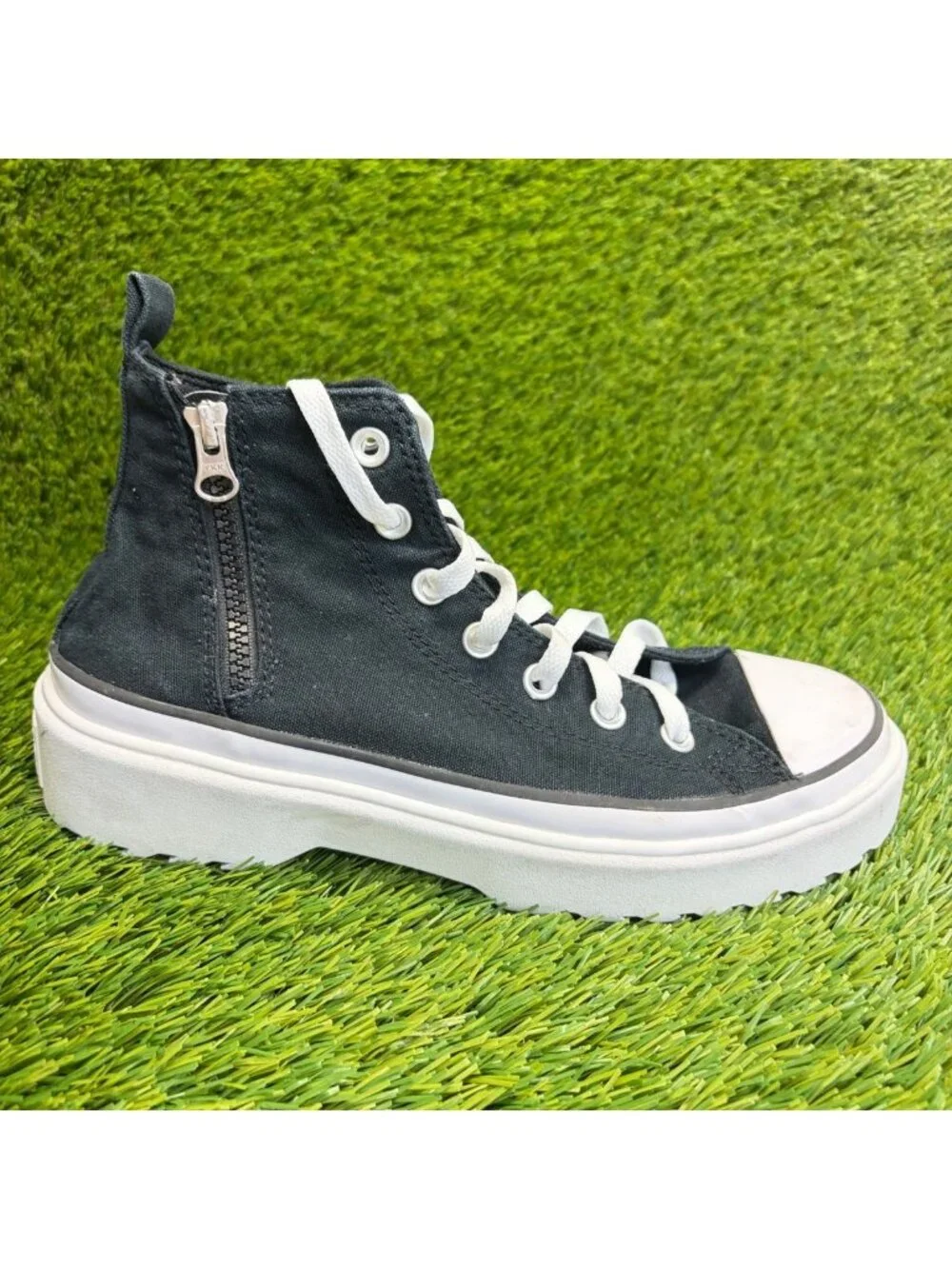 Converse CTAS Lugged Lift Platform Boys Size 6.5Y Black Athletic Shoes Sneakers